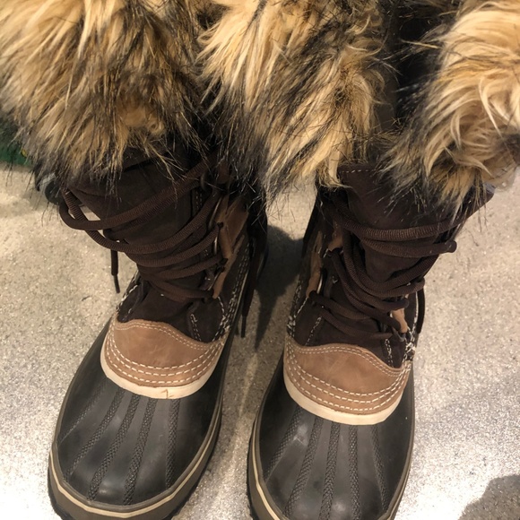 Sorel Water Proof Boots - Picture 3 of 3